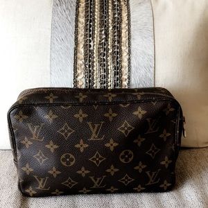 Authentic Louis Vuitton Trousse 23